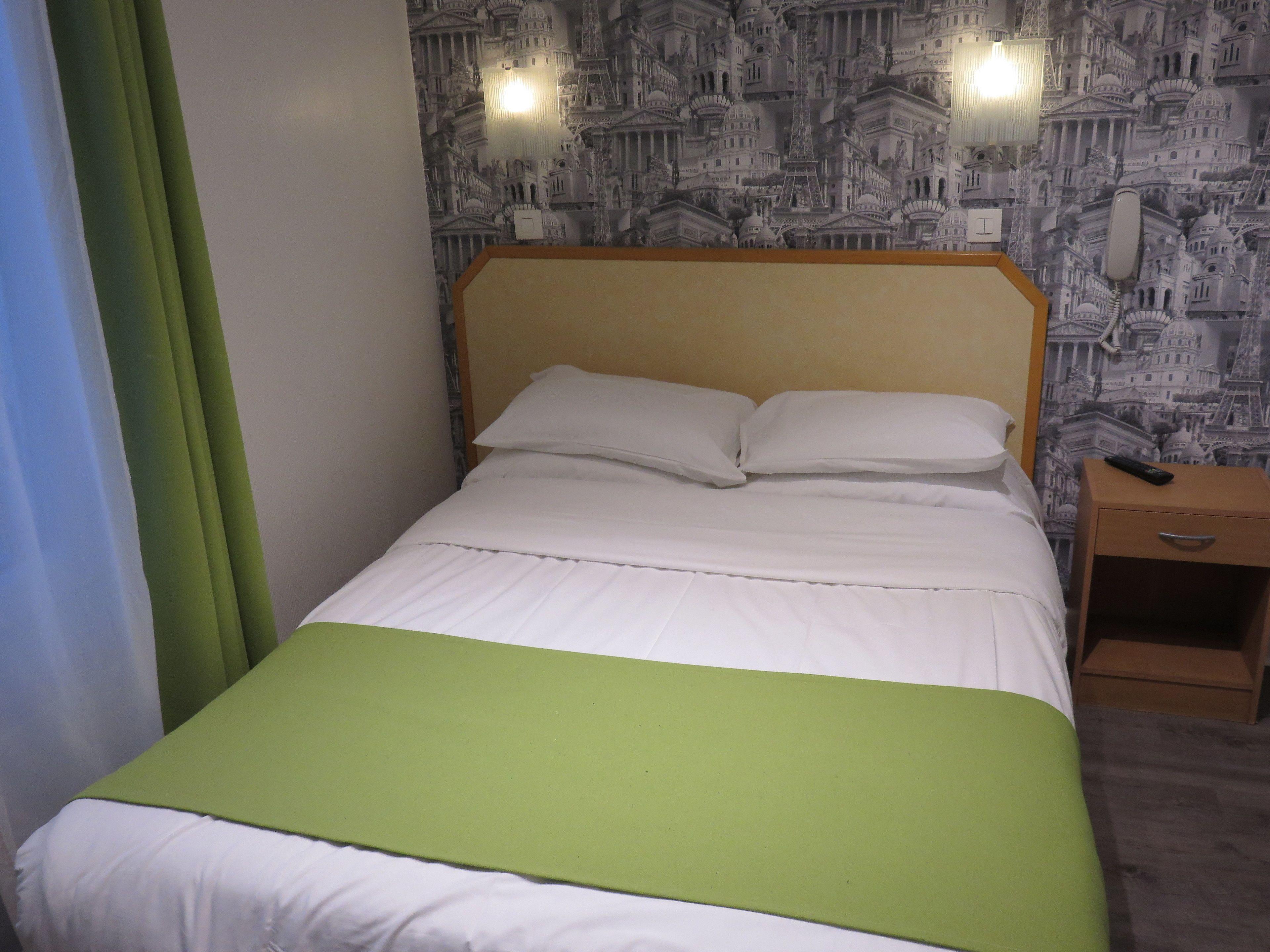 Mary's Republique Paris