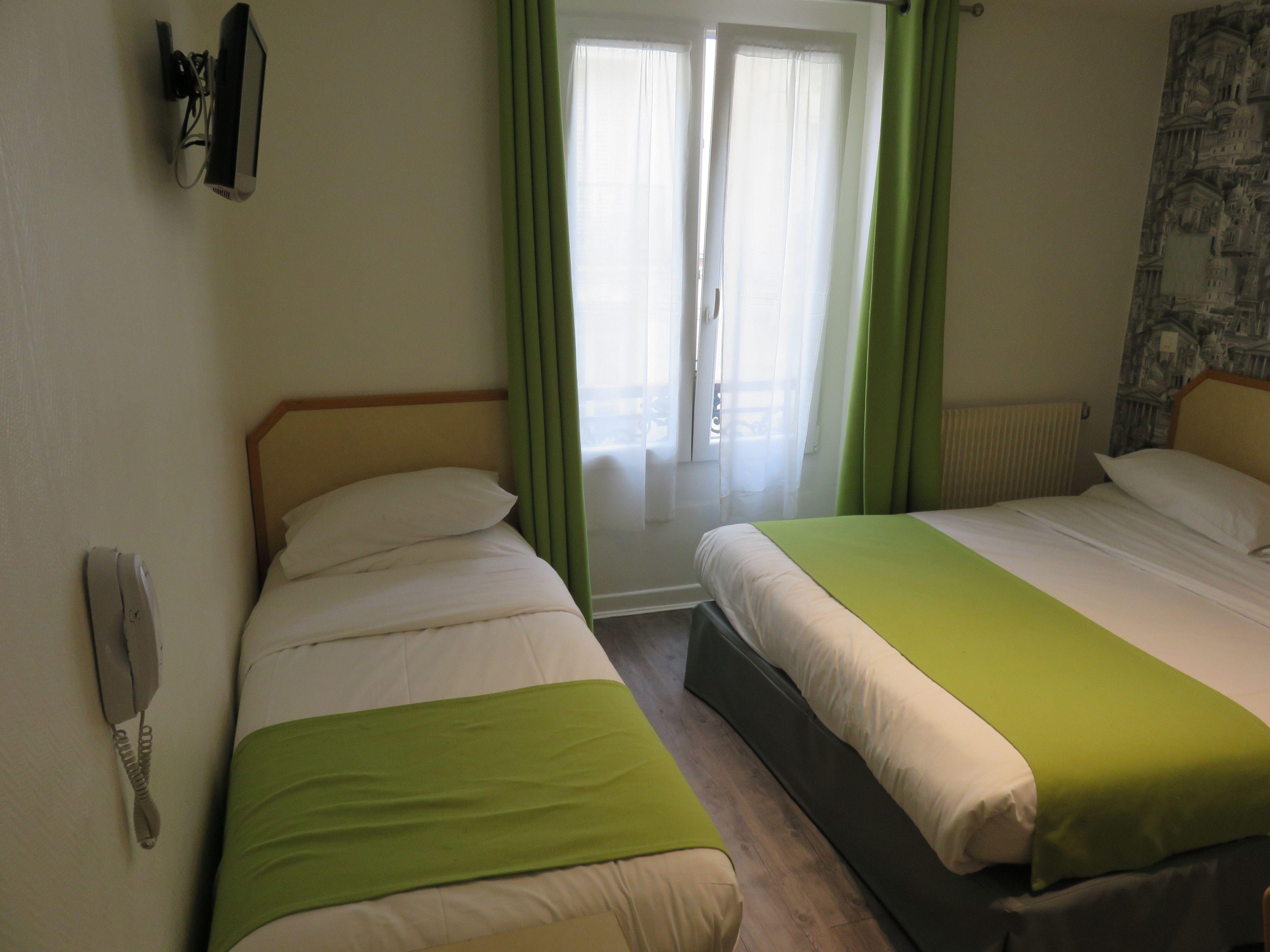 Mary's Republique Paris