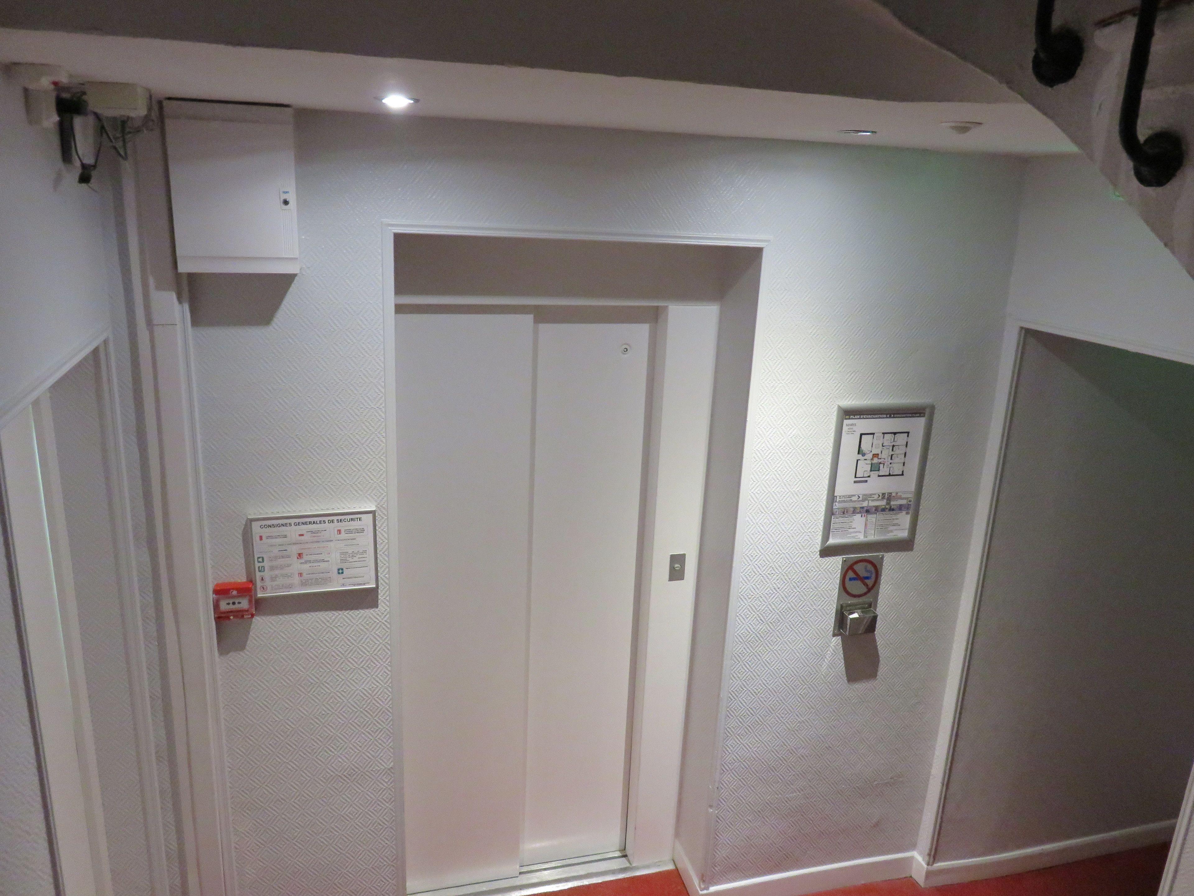 Mary's Republique Hotel 2*