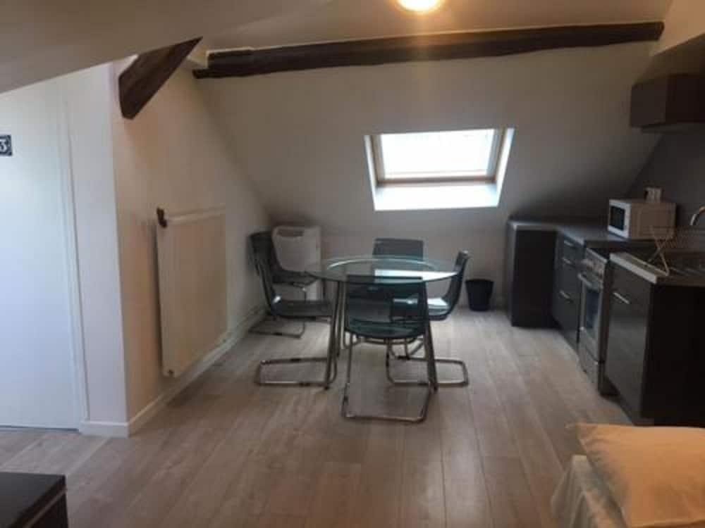 Mary's République Hotel