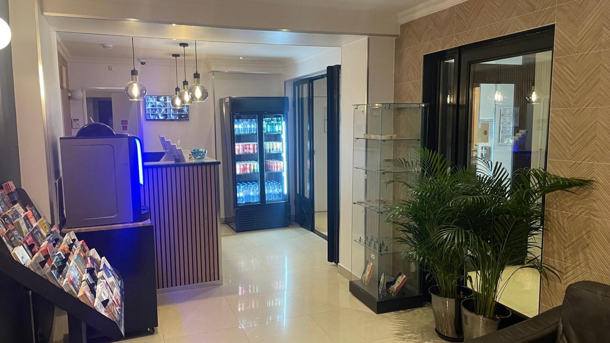 Mary's République Hotel