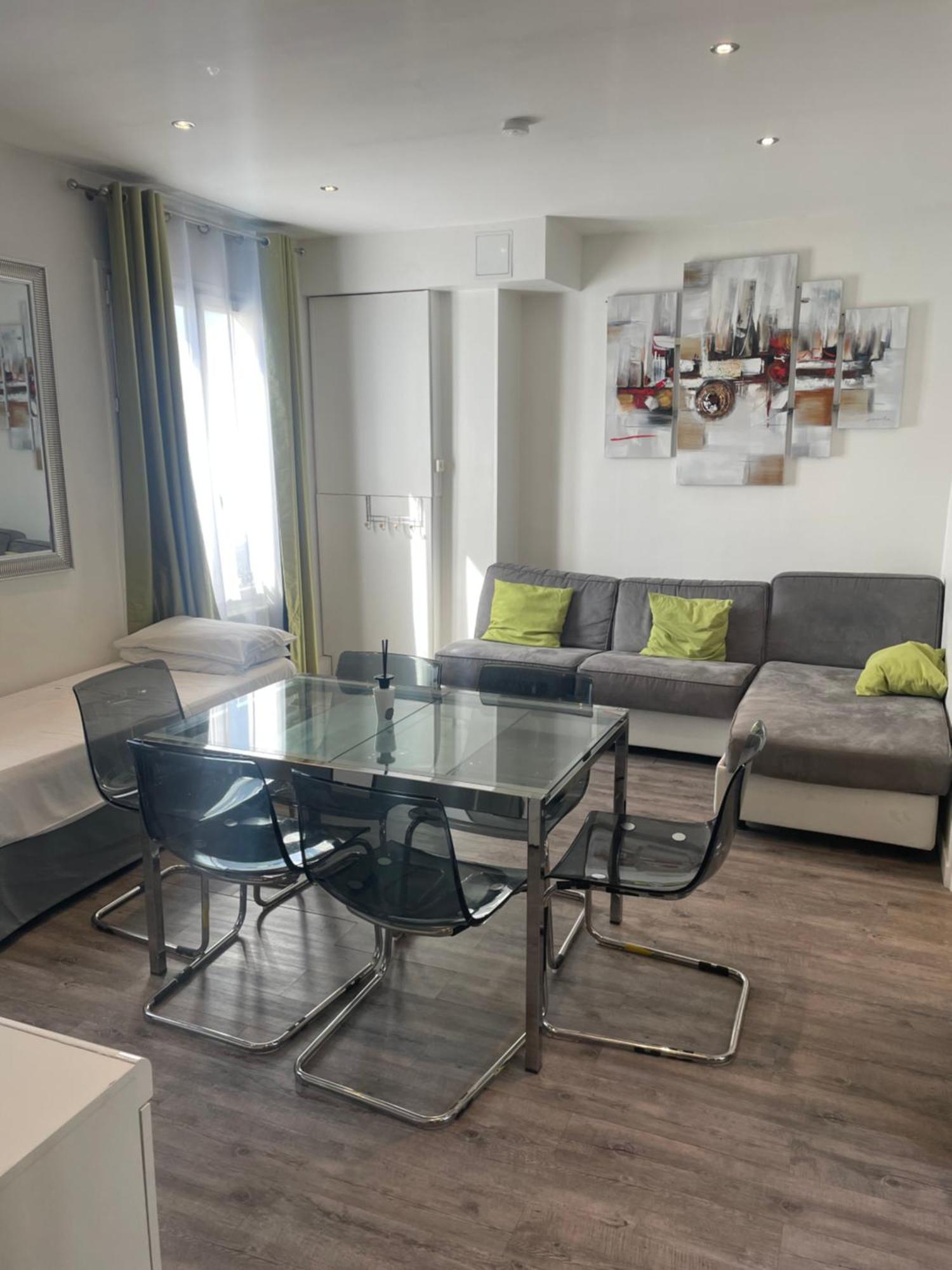 Mary's République Hotel