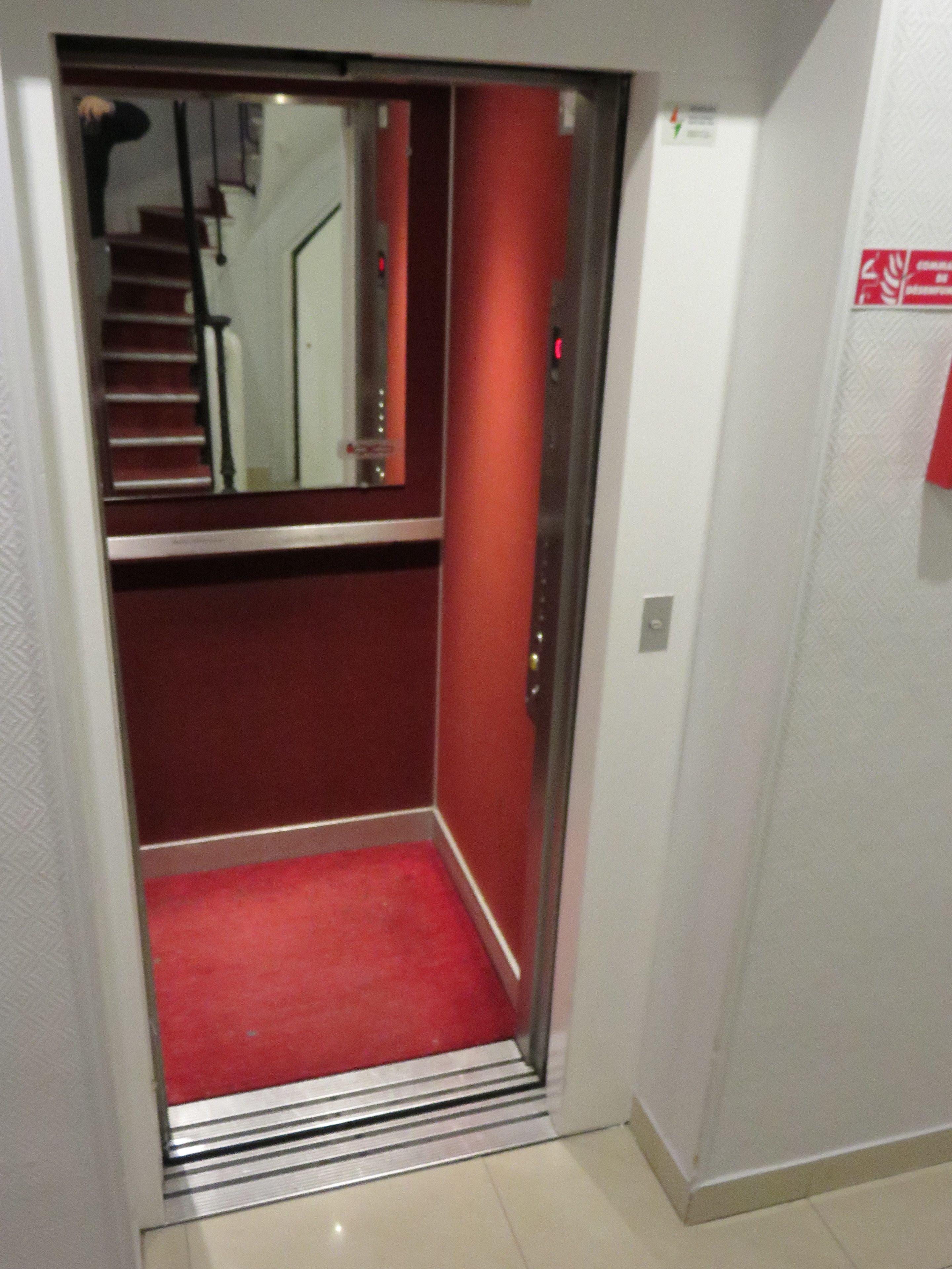 Hotel Mary's République Parigi