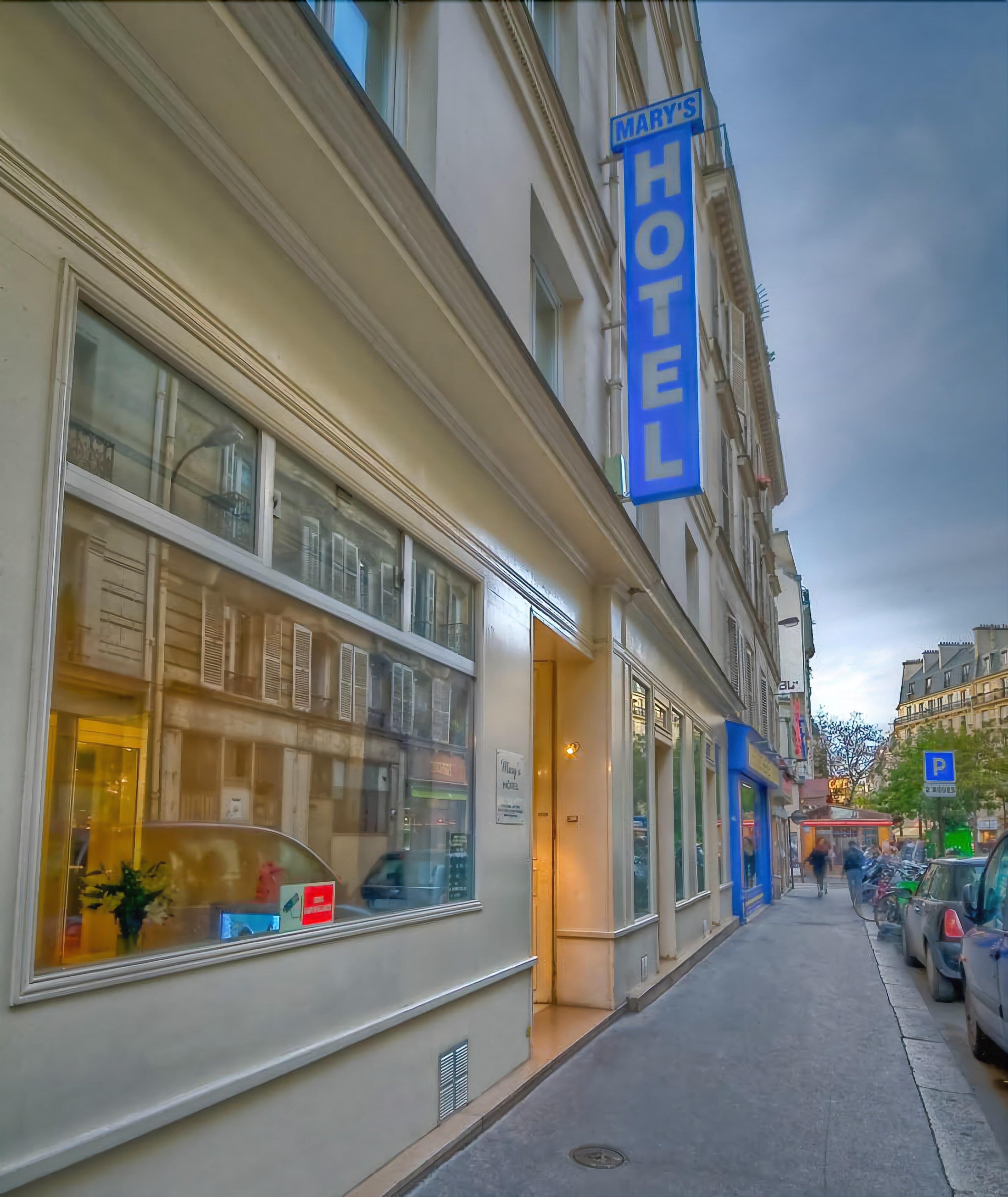Mary's République Hotel 2*